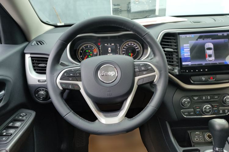 Used Jeep Cherokee 2016 2.4L Leading Edition