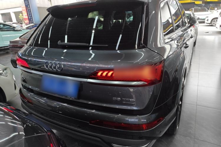 Used Audi Q7 2022 55 TFSI quattro S line Sport model
