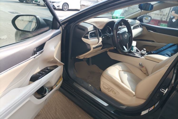 Used Toyota Camry 2018 2.5G Luxury Edition Driver Seat