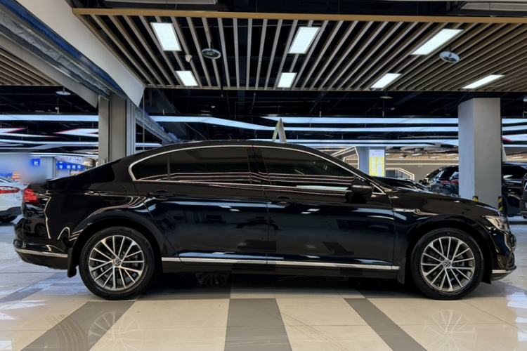 Used Volkswagen Magotan 2020 330TSI DSG Luxury Edition Exterior 2