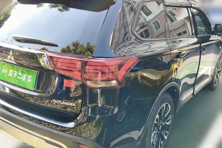 Used Mitsubishi Outlander 2019 2.0L Two-Wheel Drive Comfort Edition 5 Seats China V Standard