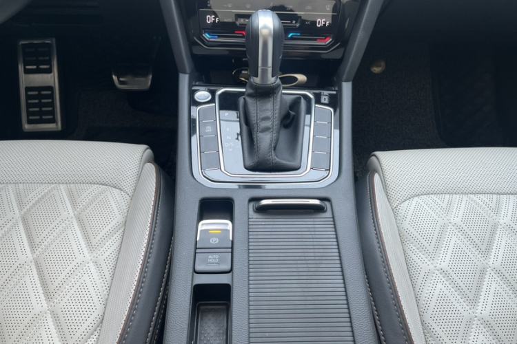 Used Volkswagen Magotan 2023 2 Million Units Commemorative Edition 330TSI DSG Luxury Version