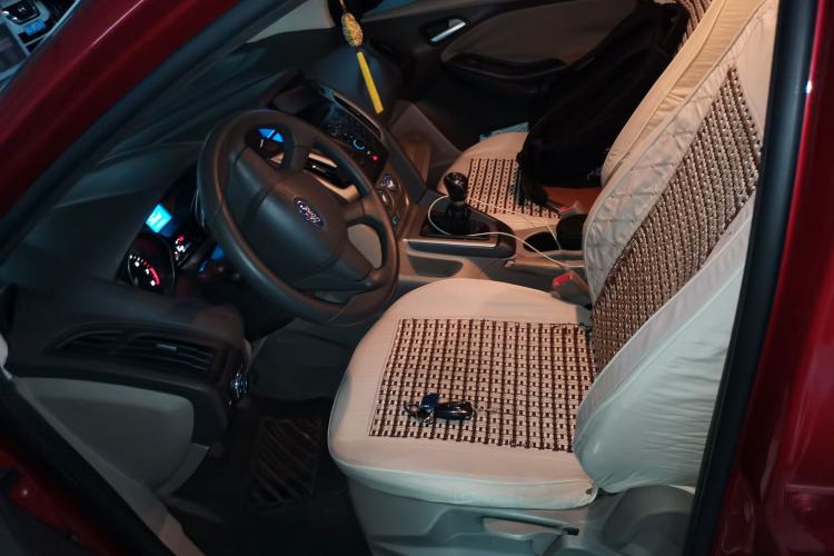 Used Ford Focus 2012 Sedan 1.6L Manual Comfort Model