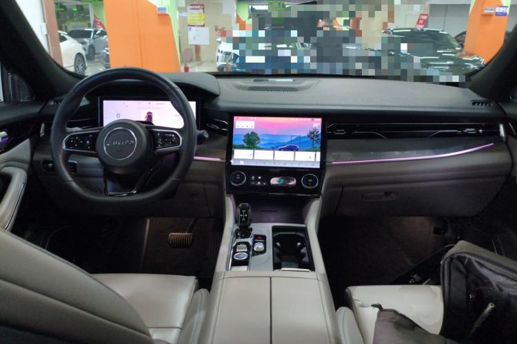 Used Lynk & Co 09 EM-P 2023 2.0TD EM-P Long-Range Version PM 7-Seater Center Console