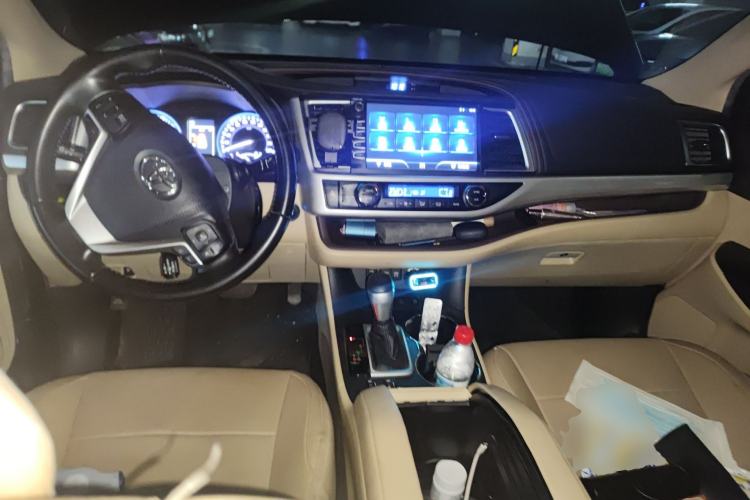 Used Toyota Highlander 2018 2.0T Four-Wheel Drive Luxury Version 7 Seats China VI Standard
