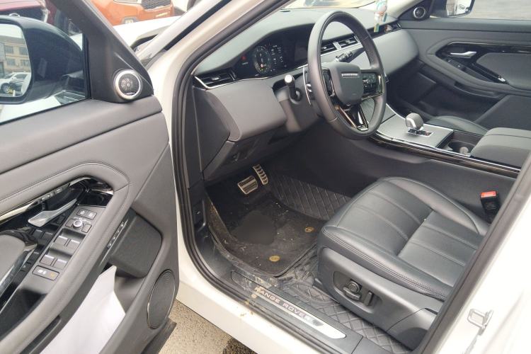 Used Land Rover Range Evoque 2024 Aurora L 249 PS Prestige Light-Chasing Edition
