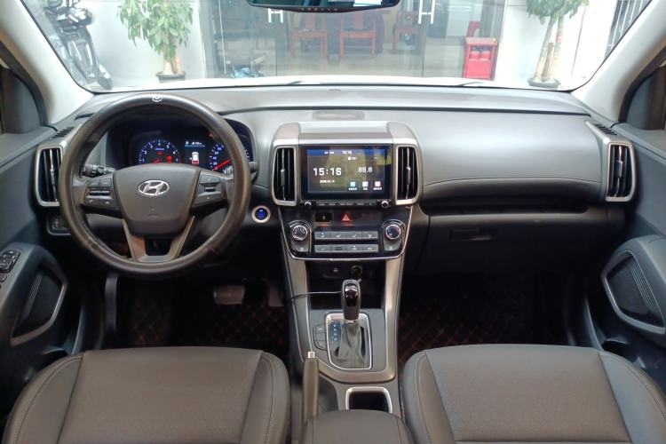 Used Hyundai ix35 2018 2.0L Automatic 2WD Zhiyong·Changxiang Edition Center Console