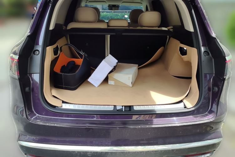 Used Hima AITO M8 2025 Model, Pure Electric Max+ Five-Seat All-Wheel-Drive Version Trunk