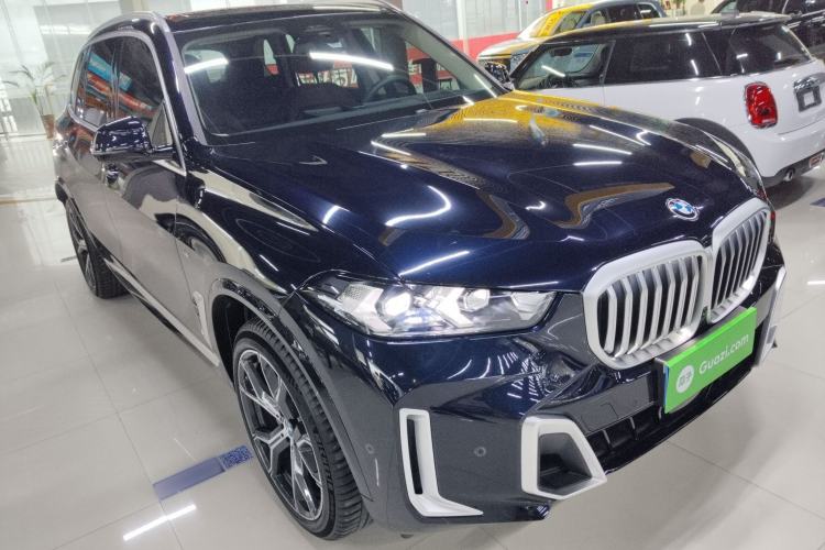 Used BMW X5 2023 xDrive 30Li Luxury M Sport Package
