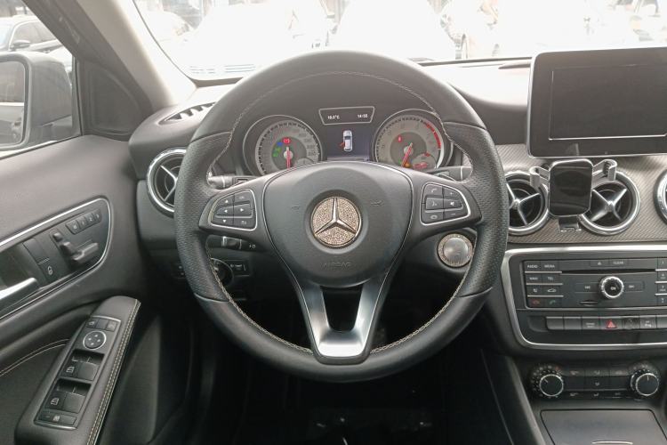 Used Mercedes-Benz GLA 2016 GLA 200 Fashion Model Steering Wheel