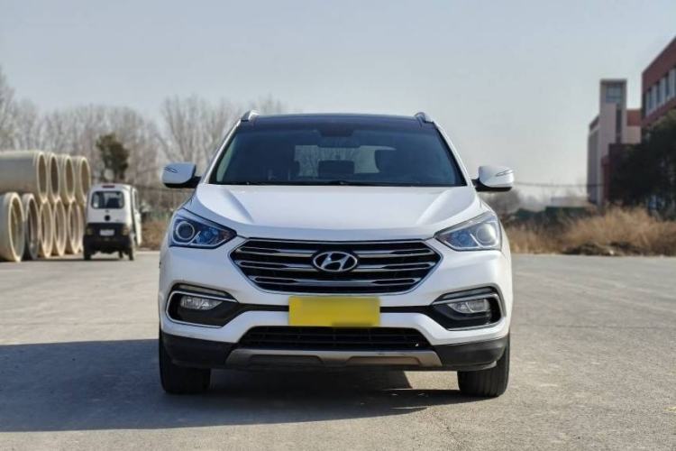 Used Hyundai Santa Fe 2017 2.0T Automatic Two-Wheel Drive Smart Version 7 Seats
