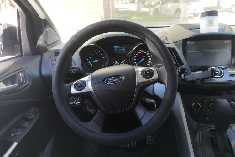 Used Ford Kuga 2013 1.6L GTDi Two-Wheel-Drive Comfort Model Steering Wheel