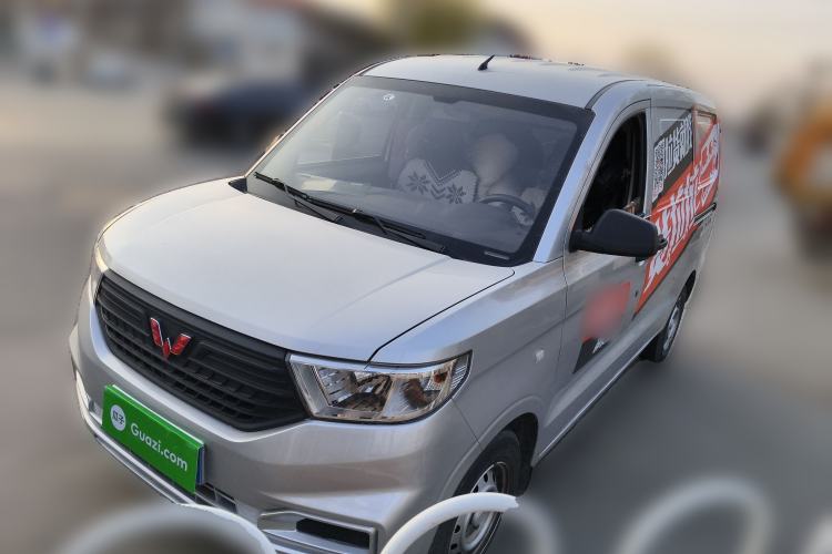 Used Wuling Hongguang V 2021 1.5L Jingqu Edition Enclosed-Window Vehicle LAR
