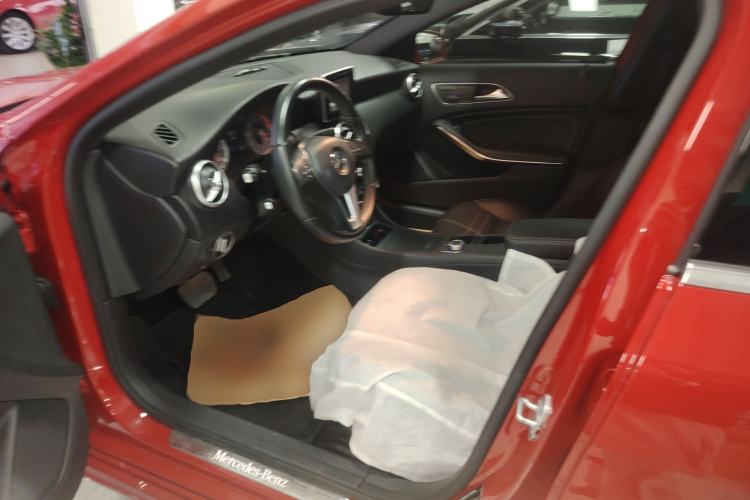 Used Mercedes-Benz A-Class (Import) 2015 A 200 Fashion Model
