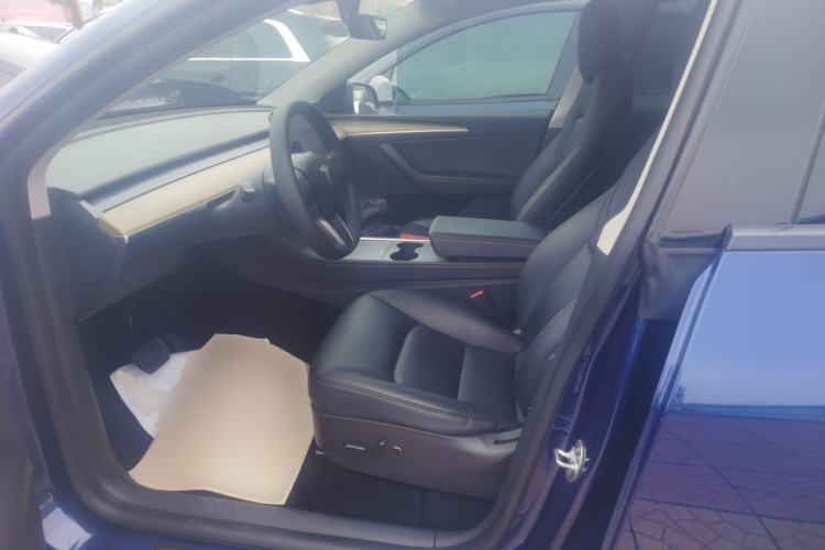 Used Tesla Model Y 2021 Long-Range All-Wheel-Drive Version 3D7