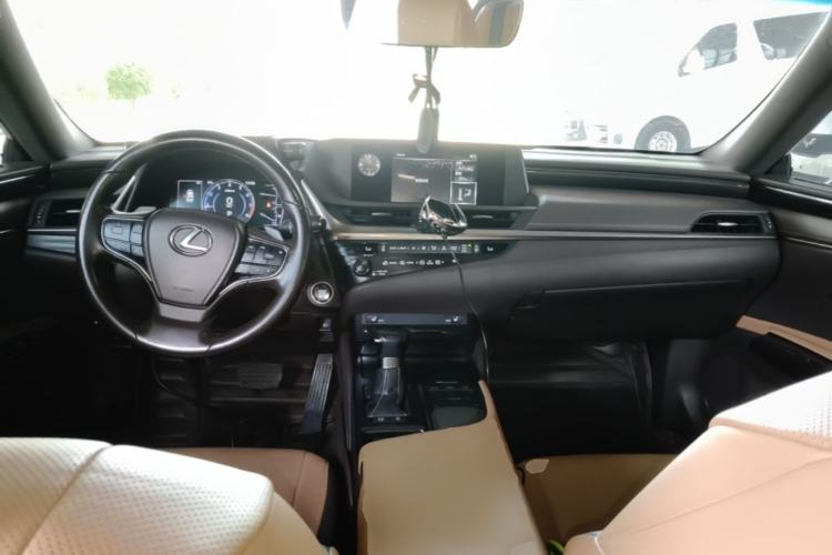 Used Lexus ES 2020 200 Excellence Edition