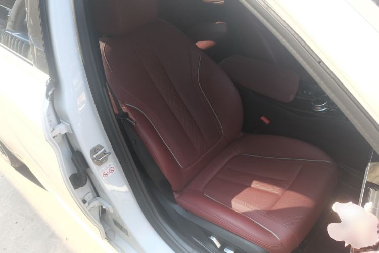 Used BMW 5 Series 2021 Facelifted 525Li M Sport Package Right Front Seat