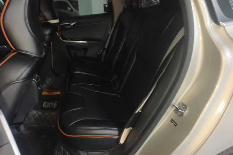 Used Volvo XC60 2017 T5 AWD Smart Upgrade Edition
