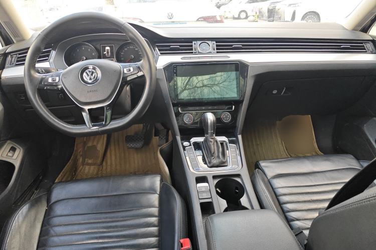 Used Volkswagen Magotan 2017 330TSI DSG Leading Model Center Console