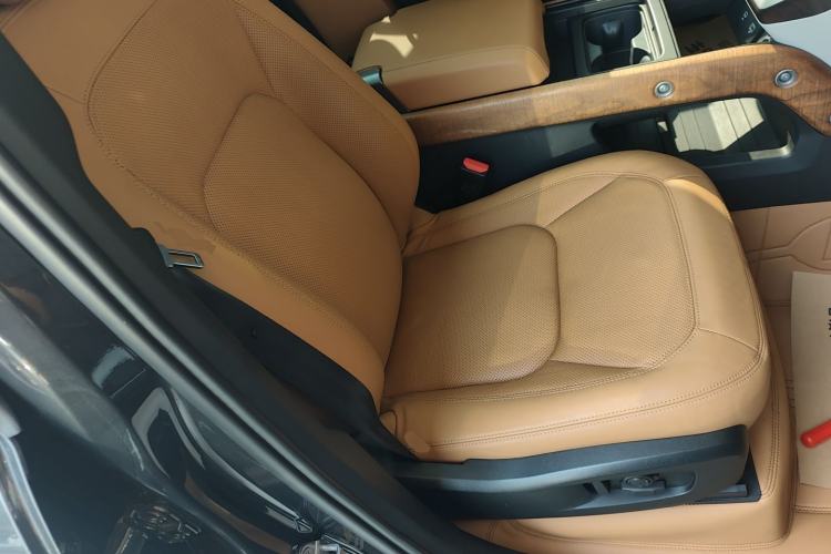 Used Land Rover Defender 2023 Facelift 110 3.0T P400 Dark Edition
