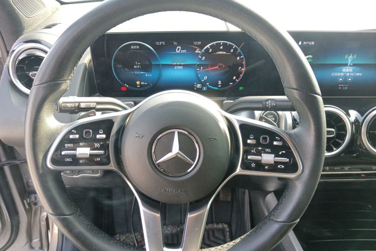 Used Mercedes-Benz GLB 2023 Refreshed GLB 200 Dynamic Edition