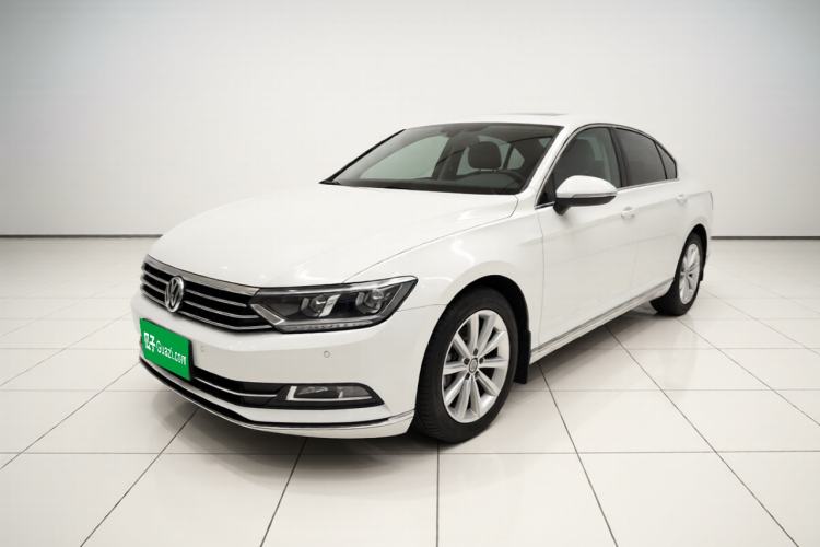 Used Volkswagen Magotan 2019 330TSI DSG Leading Edition China V Standard Guazi used car, China used car export, Used car for sale, Used cars, Cheapest cars for sale