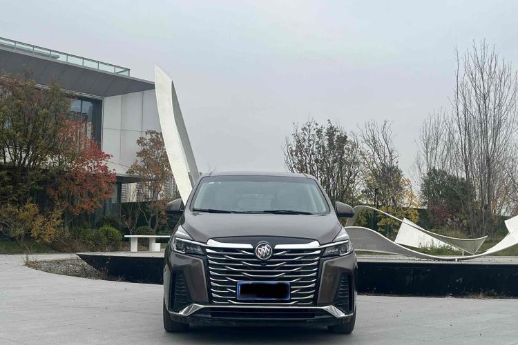 Used Buick GL8 2023 Facelifted Land Cruiser Executive Luxury Version
