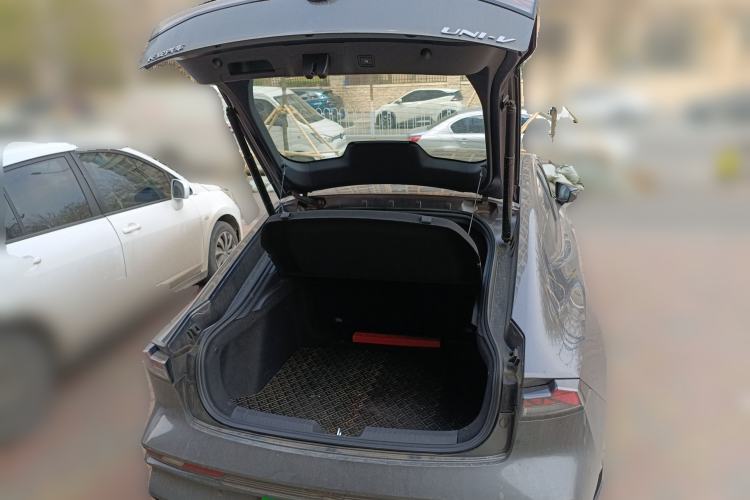 Used CHANGAN UNI-V 2024 1.5T Prestige Sport Edition
