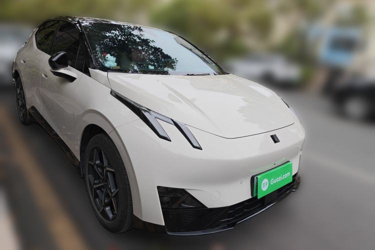 Used Lynk & Co Z20 2025 530 km Range Rear-Wheel Drive Max Front Right 45 Deg