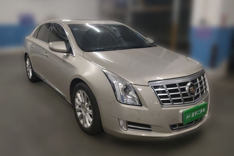 Used Cadillac XTS 2013 28T Luxury Model Front Right 45 Deg