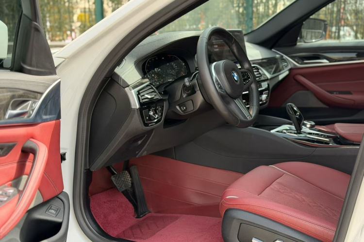 Used BMW 5 Series 2022 Restyled 525Li M Sport Package Interior 2