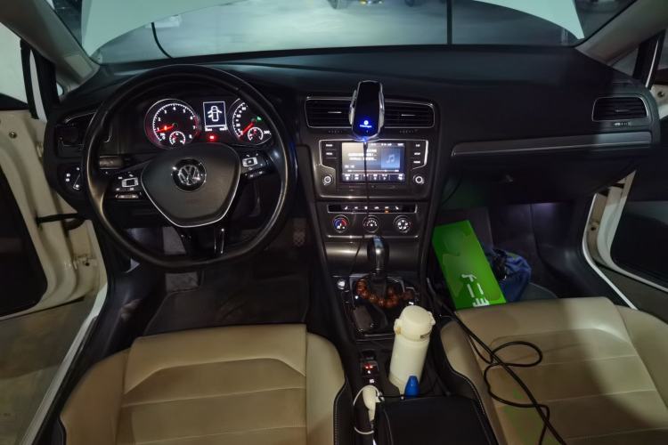 Used Volkswagen Golf 2017 230TSI Automatic Luxury Million-Vehicle Commemorative Edition
