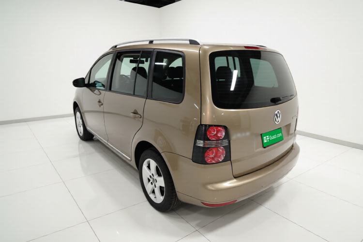 Used Volkswagen Touran 2015 1.4T DSG Comfort Edition 5 Seats Exterior 2