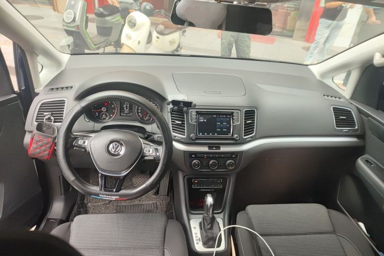 Used Volkswagen Sharan 2018 380TSI Comfort Edition 7-Seater Center Console