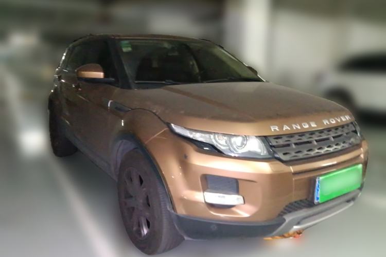 Used Land Rover Range Evoque 2014 2.0T 5-Door Luxury Edition Front Right 45 Deg