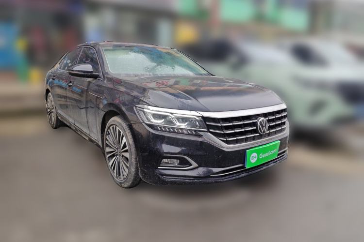 Used Volkswagen Passat 2020 330TSI Luxury Edition China VI
