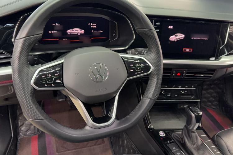 Used Volkswagen Passat 2023 Facelift 330TSI Luxury Edition Steering Wheel