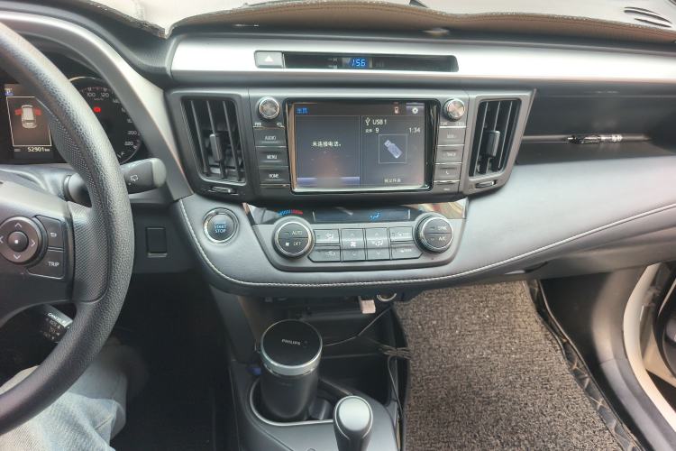 Used Toyota RAV4 2019 2.0L CVT Two-Wheel Drive Fashion X Limited Edition China V Standard
