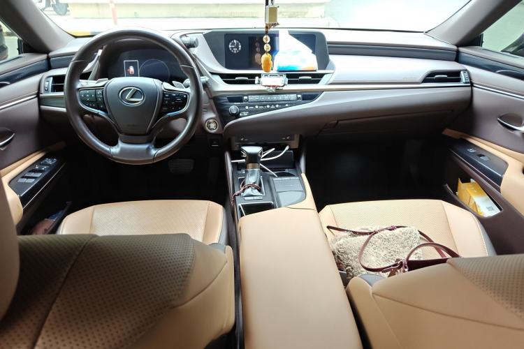 Used Lexus ES 2020 200 Excellence Edition