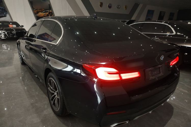 Used BMW 5 Series 2022 Second Facelift 525Li M Sport Package Rear Left 45 Deg