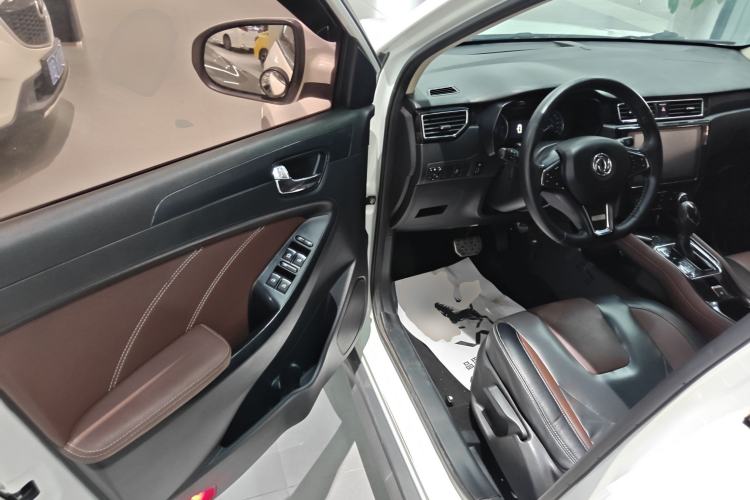 Used Dongfeng Fengon 580 2017 1.5T CVT Luxury Model
