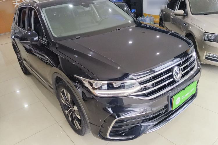 Used Volkswagen Tiguan L 2023 330TSI Automatic Two-Wheel Drive R-Line Enjoyment Edition Front Right 45 Deg