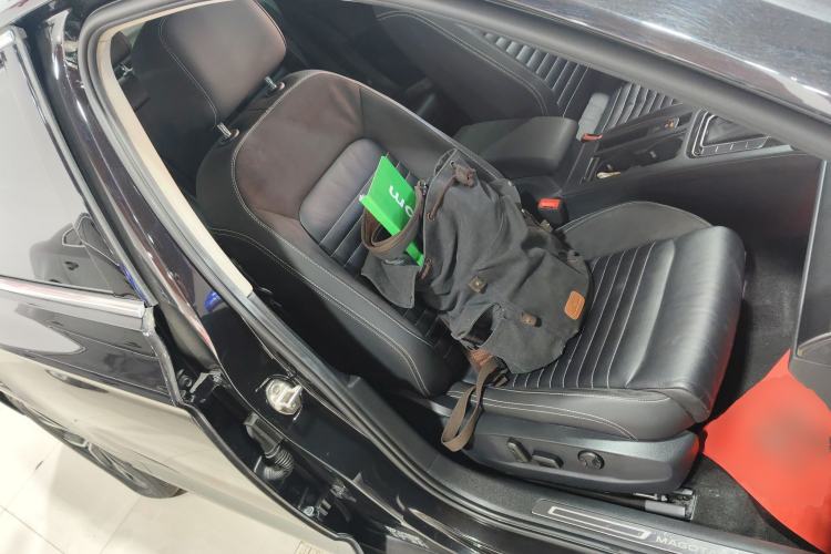 Used Volkswagen Magotan 2020 330TSI DSG Leading Model
