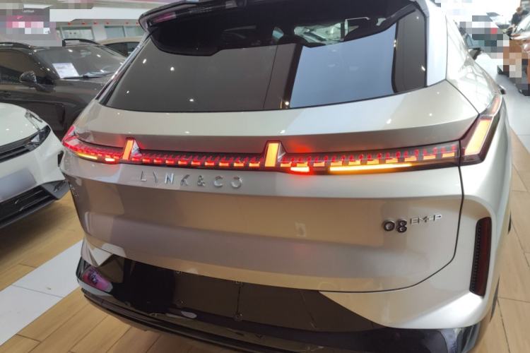 Used Lynk & Co 08 EM-P 2026 Model 230 Extra-Long-Range Ultra H7

