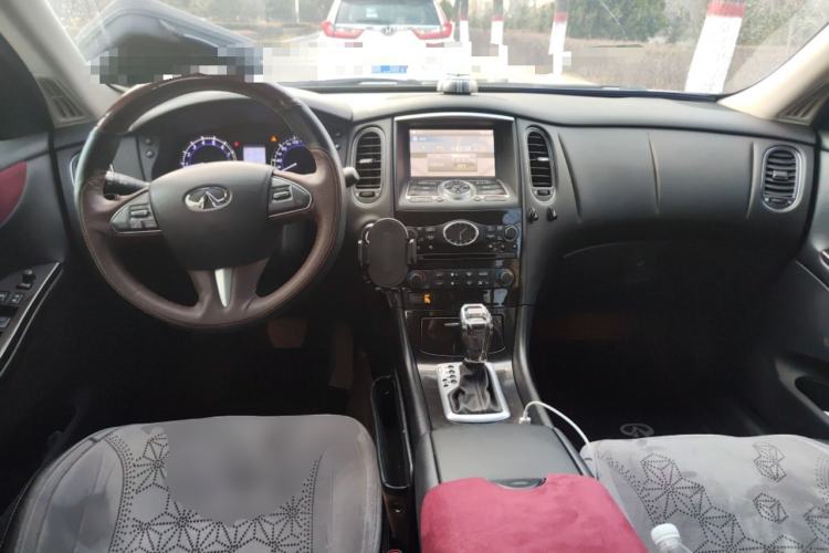 Used Infiniti QX50 2015 2.5L Comfort Edition Center Console