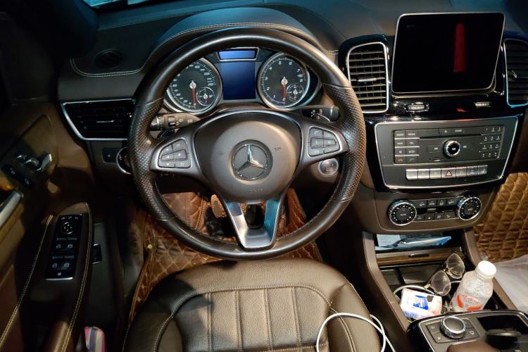 Used Mercedes-Benz GLE 2017 GLE 320 4MATIC Dynamic Model Steering Wheel