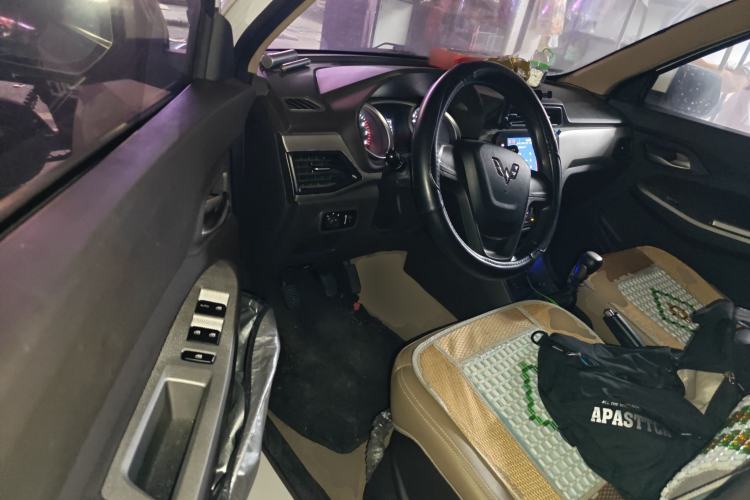 Used Wuling Hongguang 2019 1.5L S Comfort Edition China VI LAR