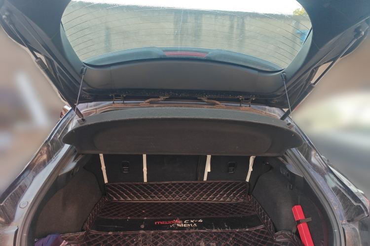 Used Mazda CX-4 2018 2.0L Automatic Two-Wheel Drive Blue Sky Premium Upgrade Version China VI Standard
