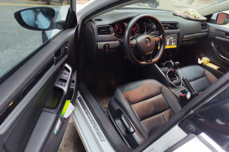 Used Volkswagen Sagitar 2018 1.6L Manual Comfort Model