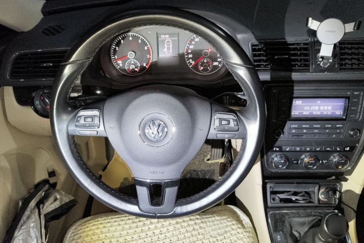Used Volkswagen Passat 2014 1.4TSI Manual Prestige Edition Steering Wheel